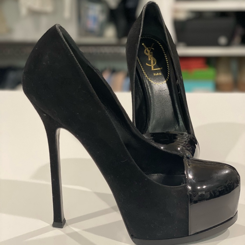 Used Only Once True To Size No Box, No Dust Bag O… - image 1